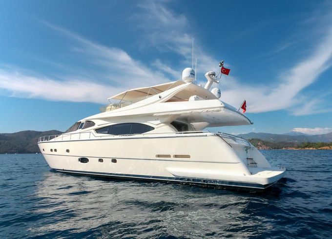 Ferretti 760