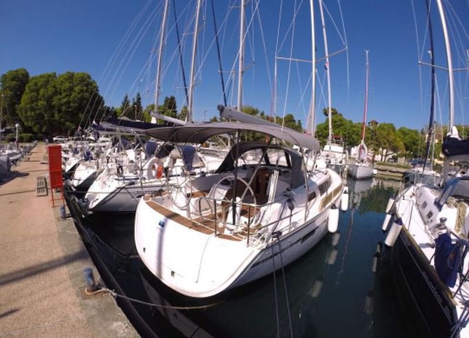 Bavaria 37