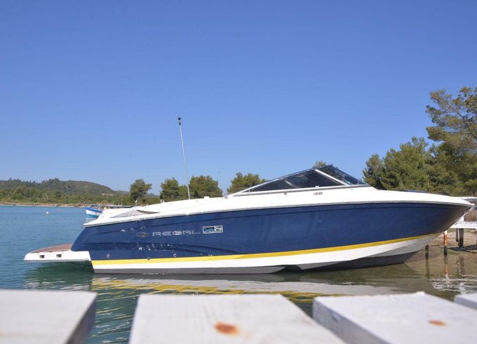 Regal 2700