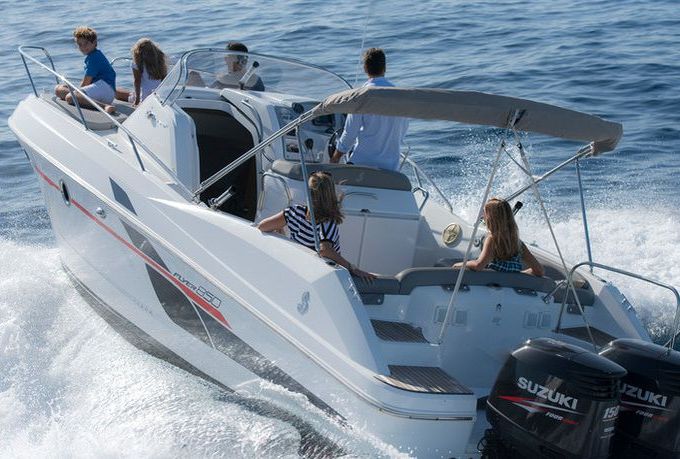 Beneteau Flyer 850 Sun Deck