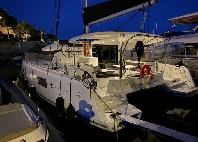 Lagoon 42