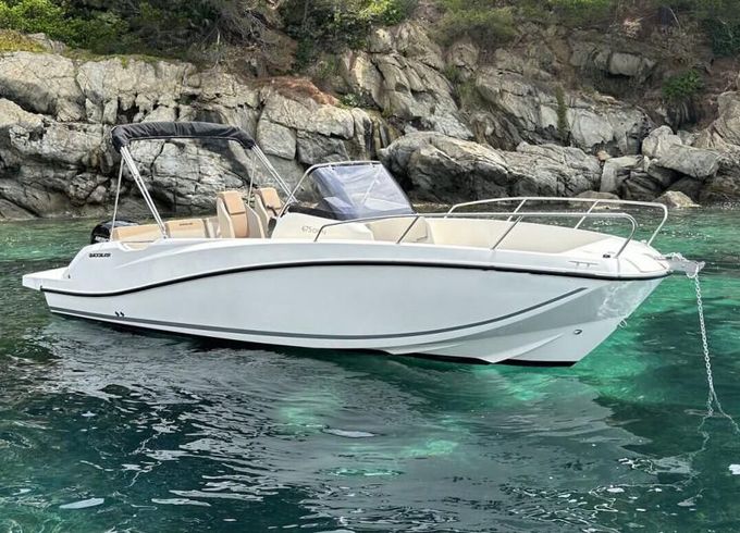 Quicksilver Activ 675 Open