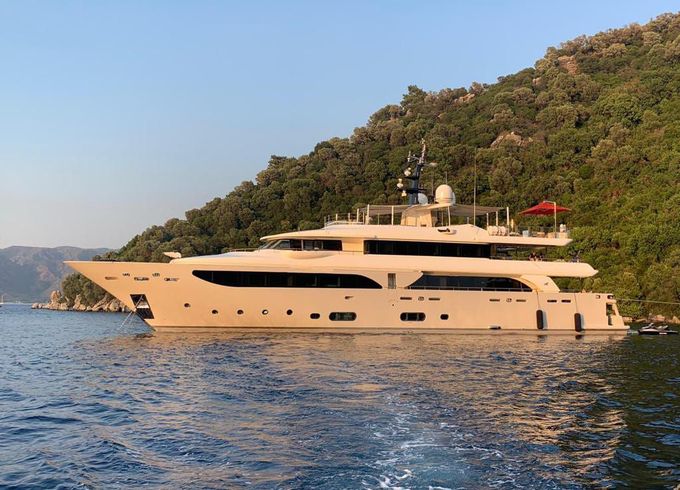 M/Y 141