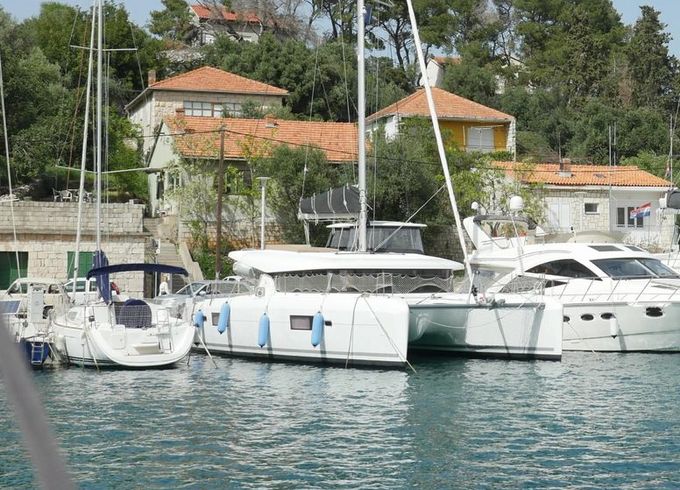 Lagoon 42