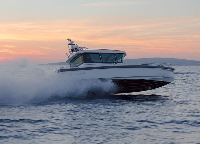 Axopar 28 Cabin