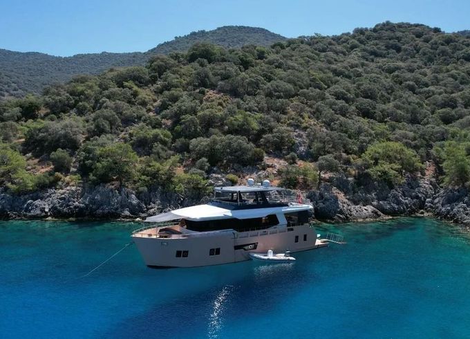 Motor yacht Custom Made