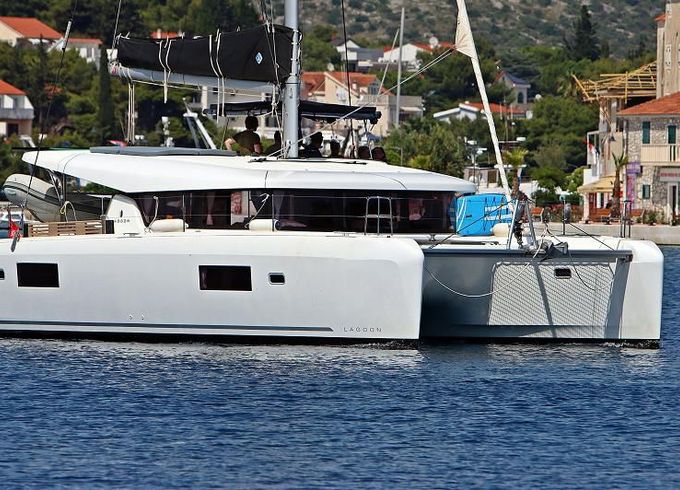 Lagoon 42