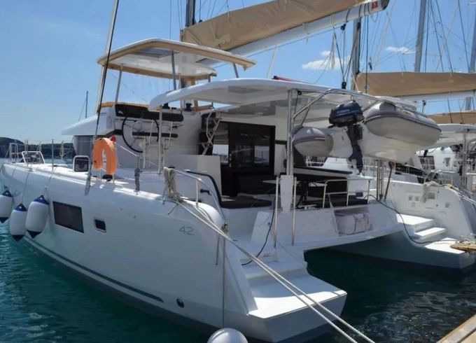Lagoon 42
