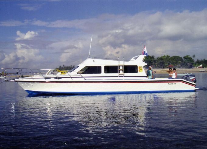 M/B speed boat