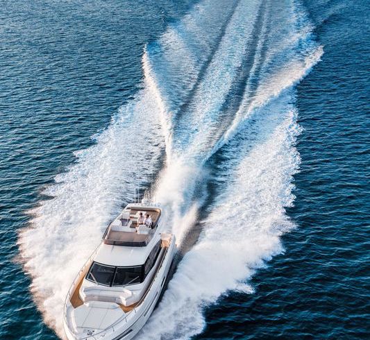 Ferretti 550