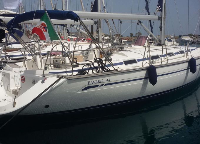 Bavaria 44