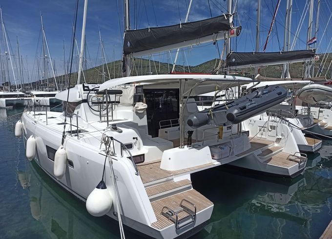 Lagoon 42