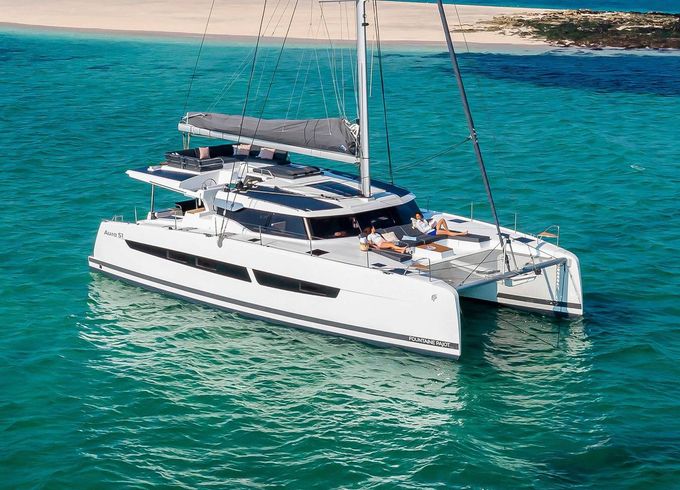 Fountaine Pajot Aura 51