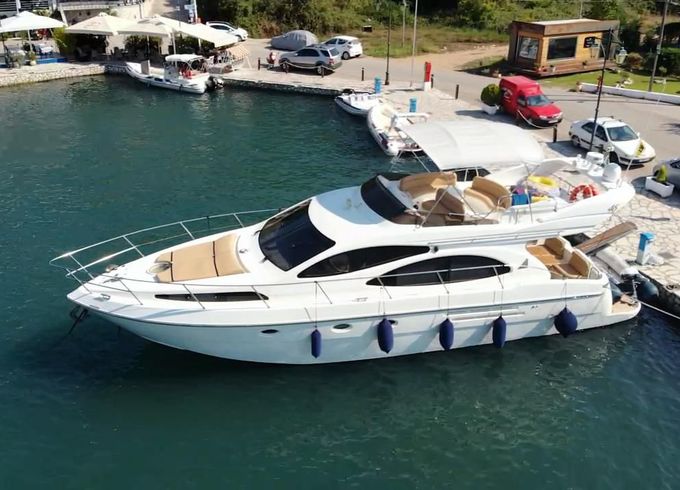 Azimut 46 Fly