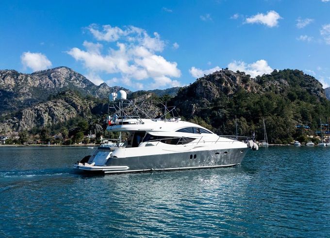 Motor yacht Custom Made