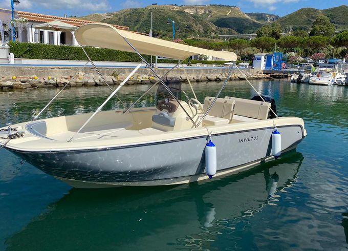 Invictus Yachts 190 FX