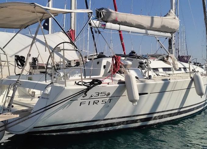 Beneteau First 35