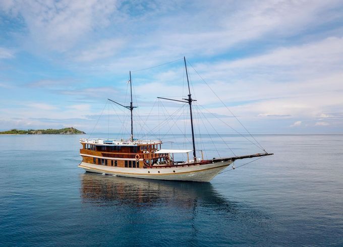 Sail Wooden Phinisi  Boat