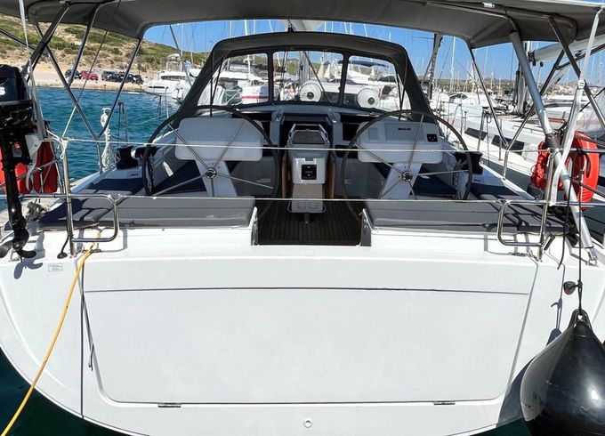 Hanse 485