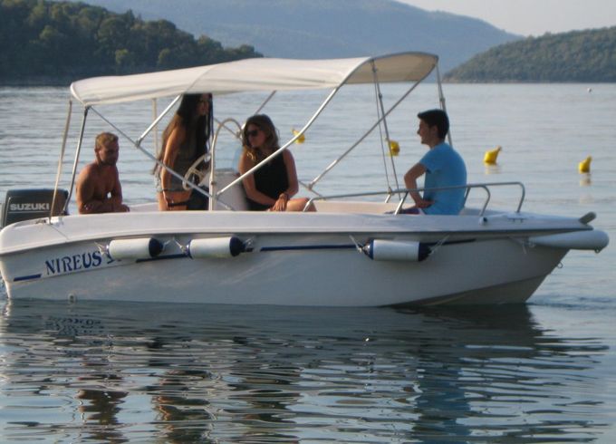 Nireus Nireus 4,40