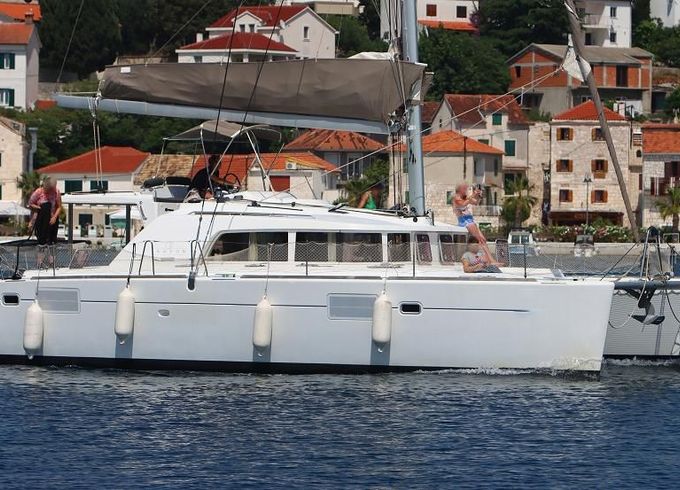 Lagoon 440