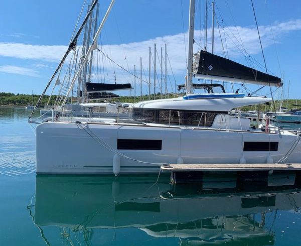 Lagoon 40