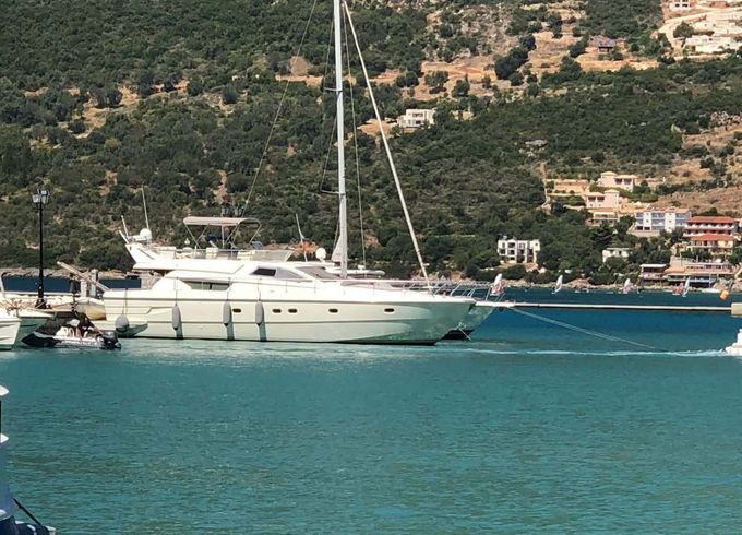 Ferretti 55