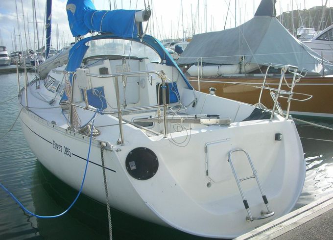 Beneteau First 285
