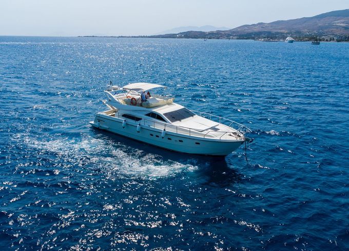 Ferretti 570