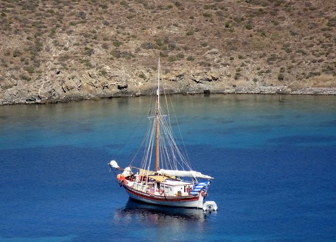 Traditional Traditional sailing yacht