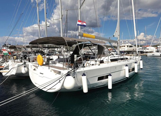 Dufour 470