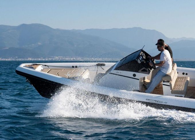 Technohull Gt7