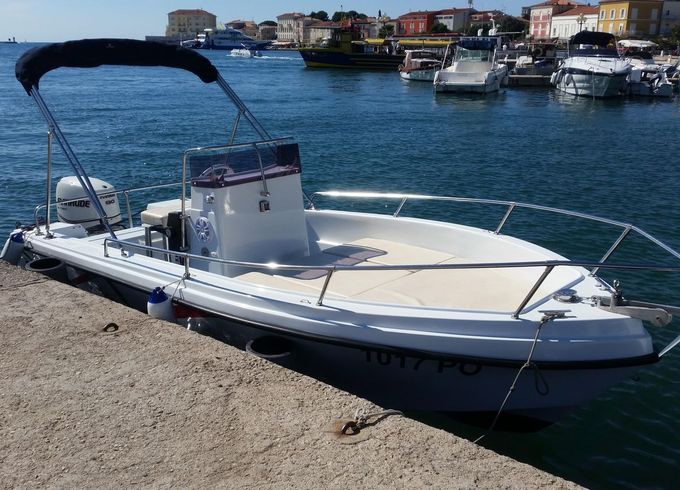 M/B Triakis