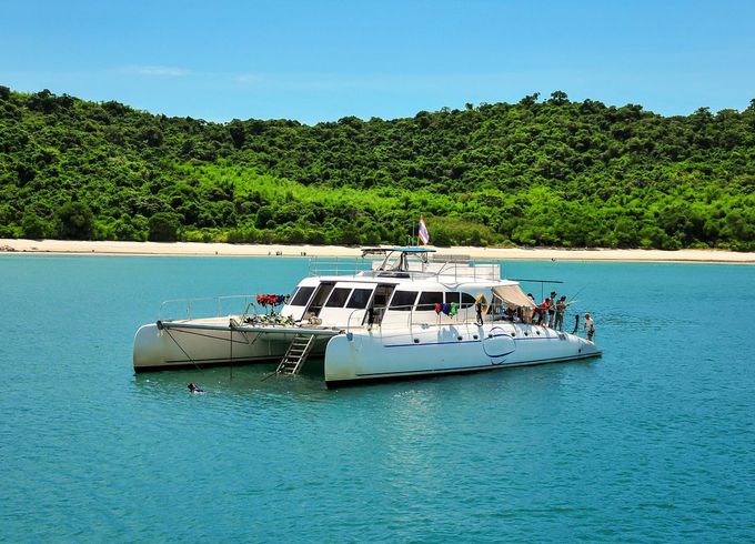 Catamaran 70