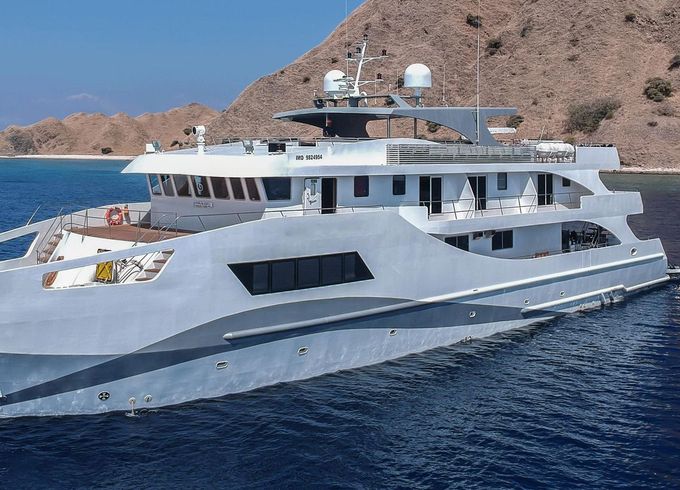 M/Y Custom