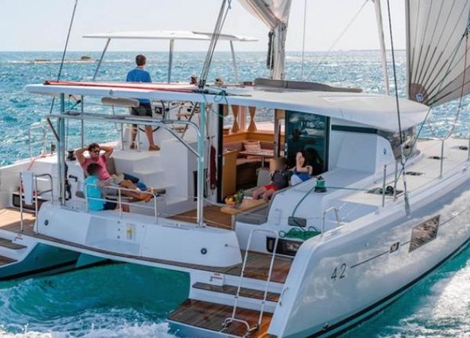 Lagoon 42