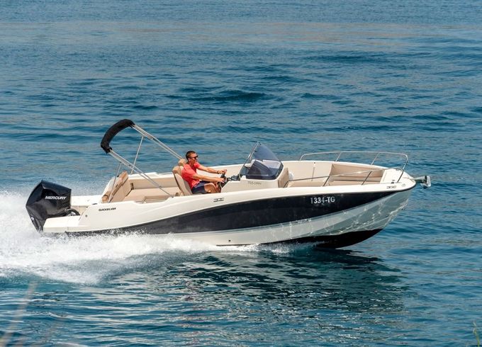 Quicksilver 755 Activ Open