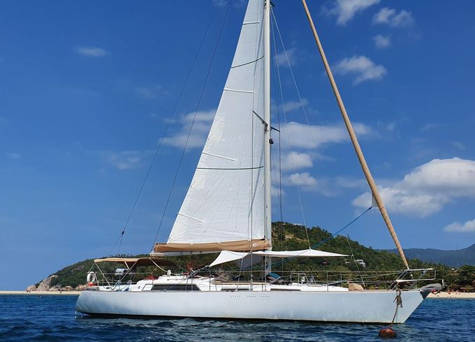 S/Y Monohull