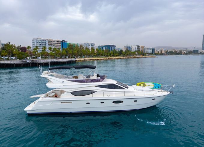 Ferretti 550