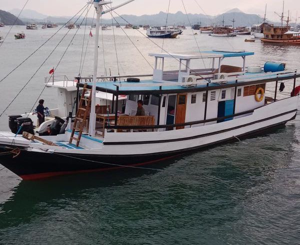 Sail Phinisi