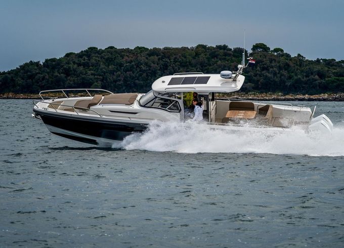 Nimbus Tender T11