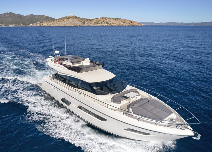 Ferretti 550