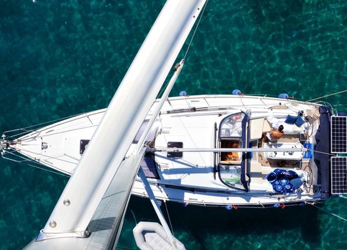 Jeanneau Sun Odyssey 42 Deck Saloon