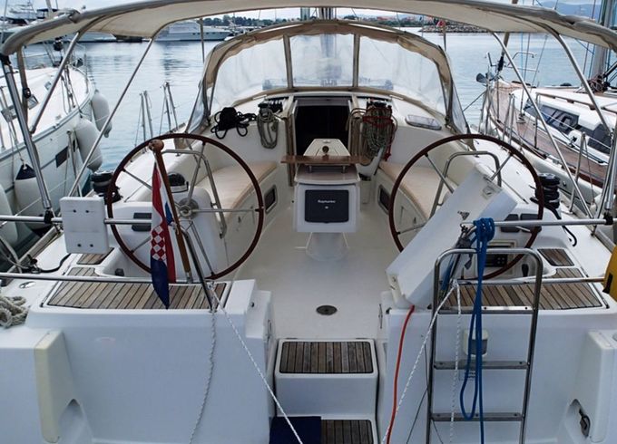Beneteau Oceanis 43