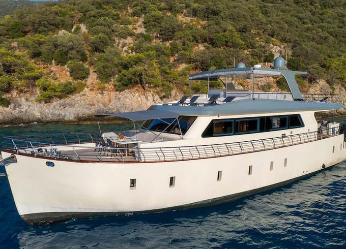 M/Y 85