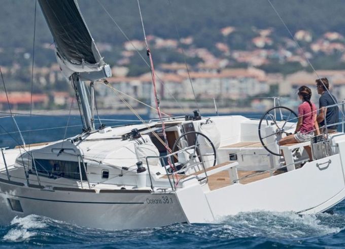 Beneteau Oceanis 38.1