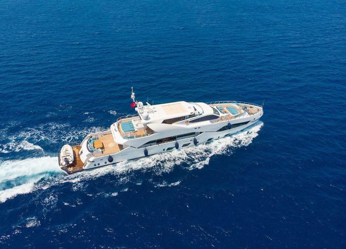 M/Y 138