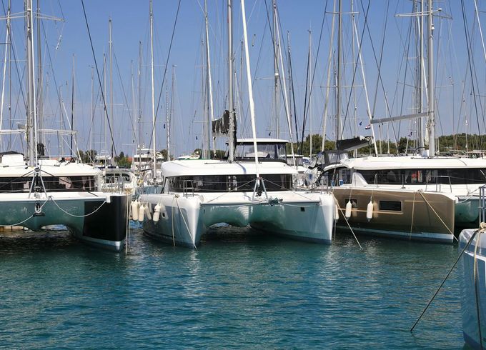 Lagoon 42