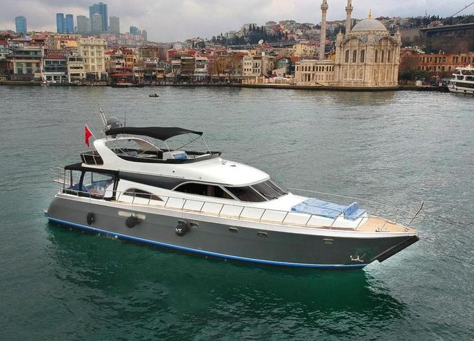 M/Y Luxury