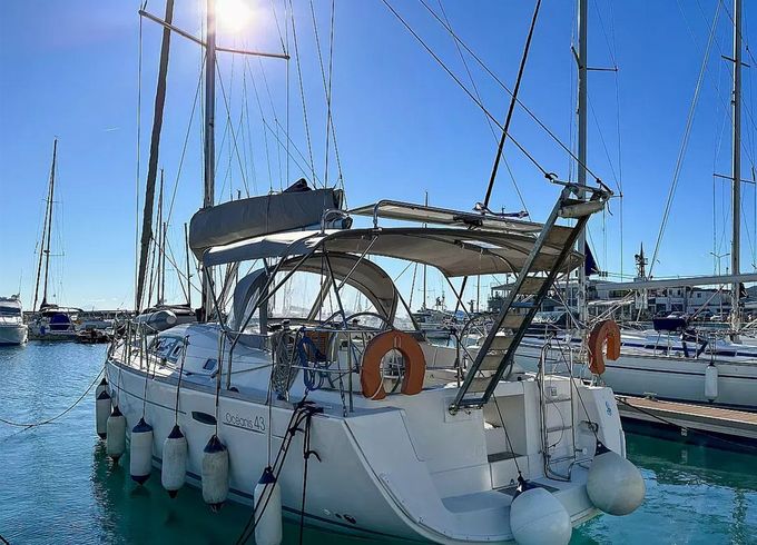 Beneteau 43